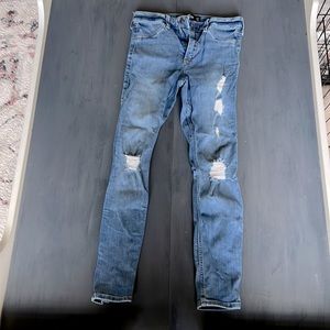 Hollister distressed high rise crop legging size 5
